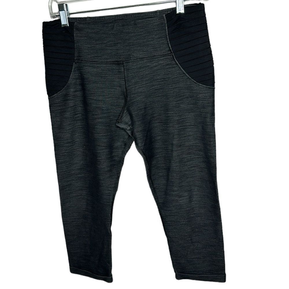 Lululemon Aphrodite Crop Heathered Black/Grey Crop Pants. Size 8.